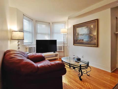 3+2Br 3 Bath Full Kitchen 2 Parking Downtown