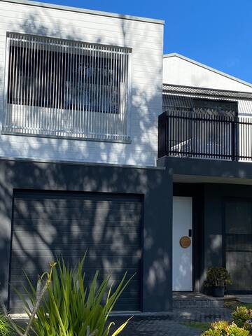 On Oaks gallery image 3