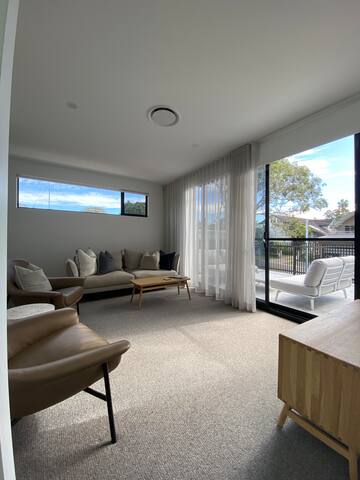 On Oaks gallery image 4