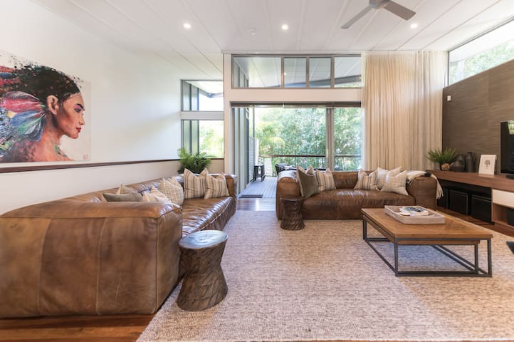 Little Cove Luxurious Rainforest Family Villa