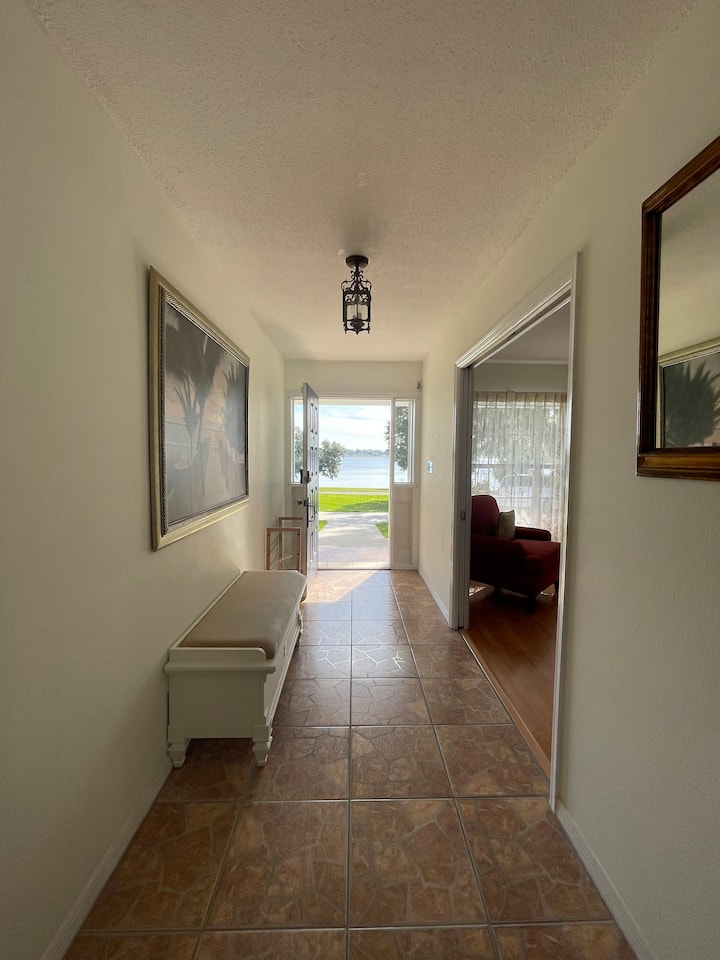 Winter Heaven Lakefront House - Winter Haven, FL