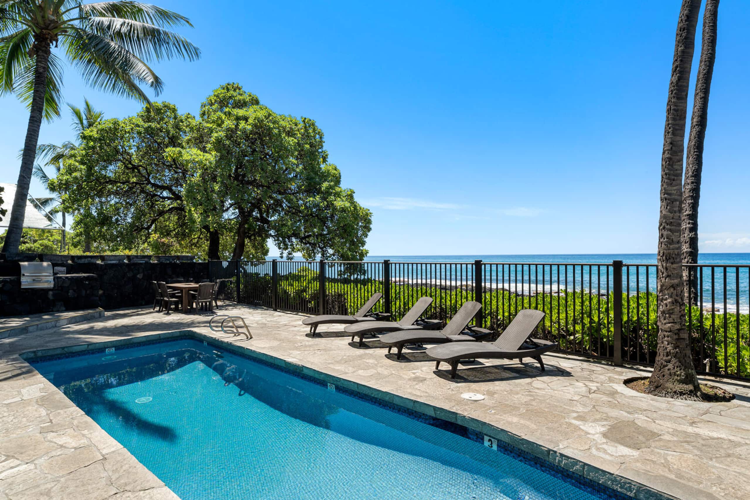 Condo in Kailua-Kona · ★5.0 · 2 bedrooms · 2 beds · 2 baths - Image 35