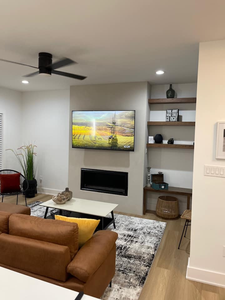 Downtown New 3 Story Sleeps 14 - Baton Rouge, LA