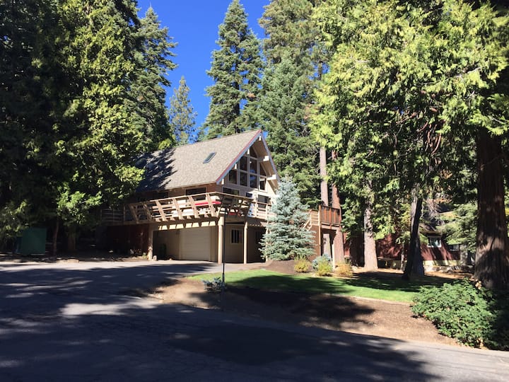 West Shore Lake Tahoe 4BR 2BA Lawn Houses for Rent in Tahoe City