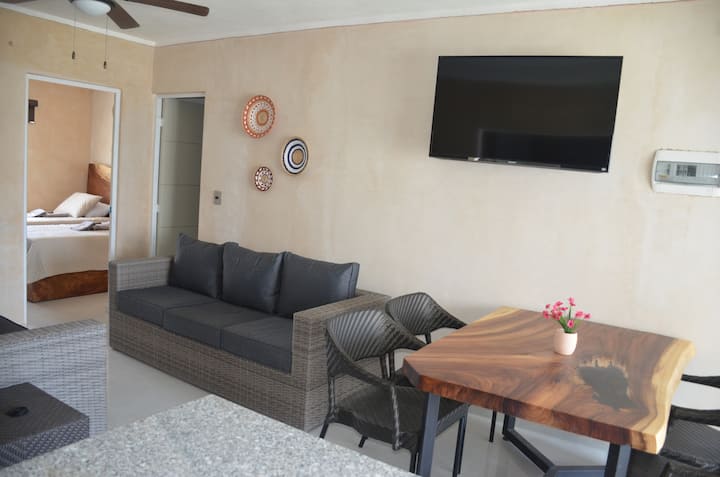 Casa Parota
 Manzanillo - Manzanillo