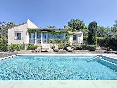 Villa Mozambique – Swimming Pool, Panoramic View in Biot
