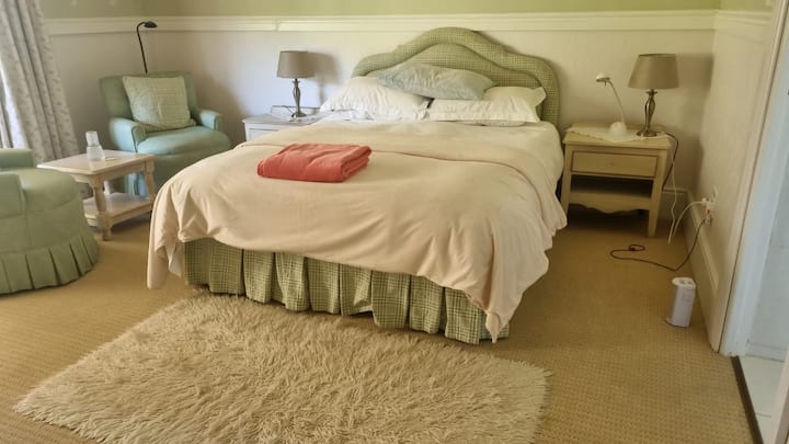 Bed2
Queen
En suite