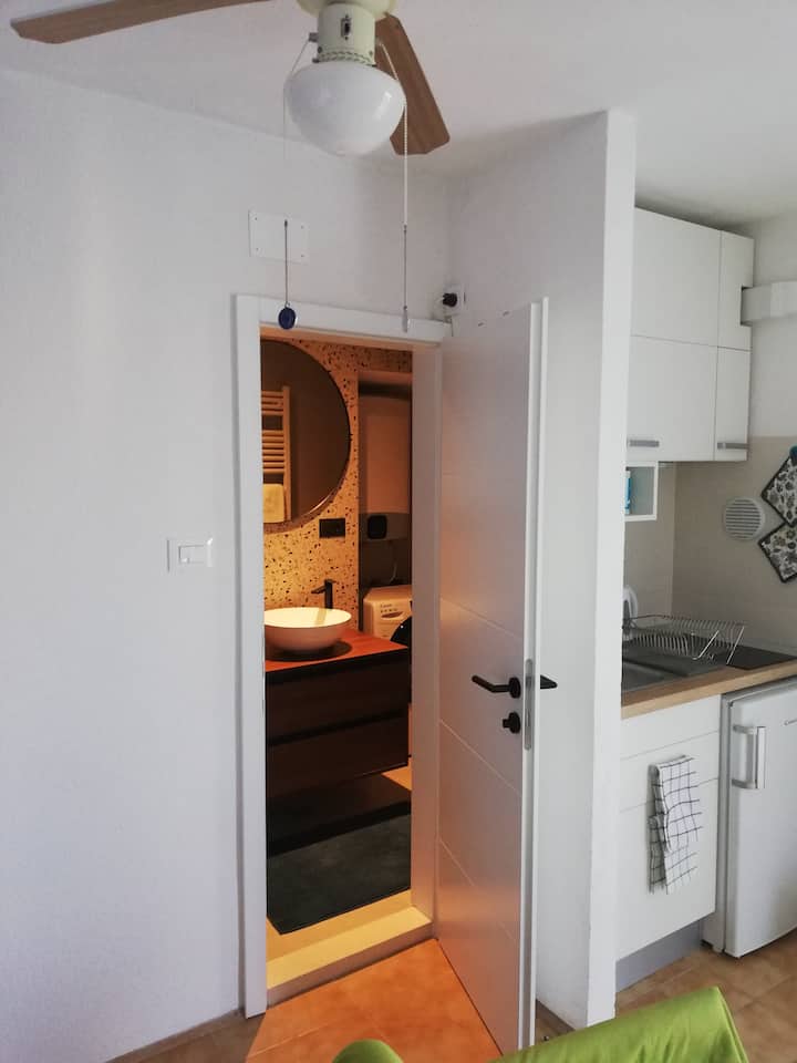 ŠArmantan & Ugodan Studio U Samom Centru Bola - Bol