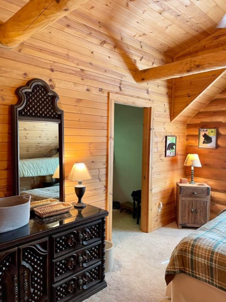 L'entrée de la porte de poche mène au vestiaire.