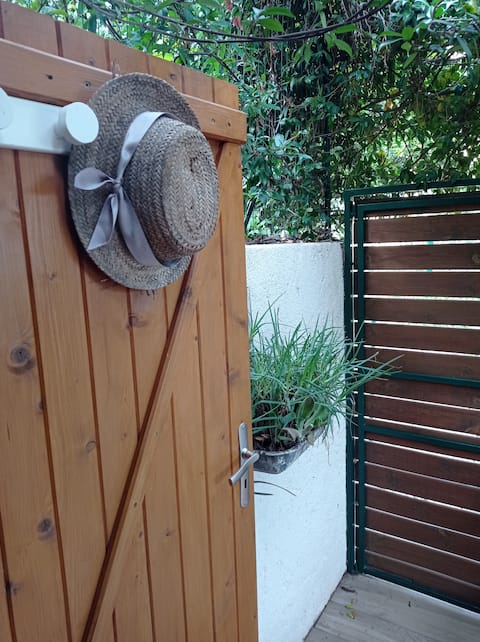 Top Airbnb: Cabin near Monaco and beach in Cap D'ail
