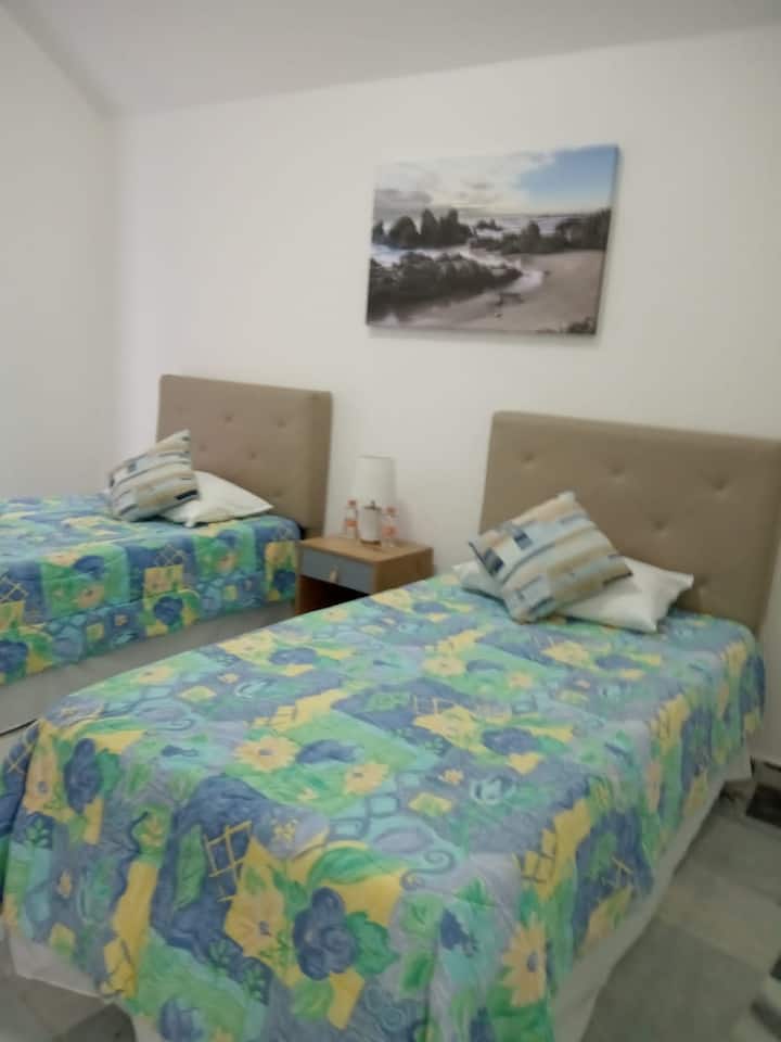 Dormitorio #2
2 camas individuales
Con baño completo propio