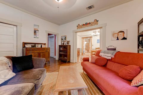 Top Airbnb: Relaxing, Quiet, Spacious 3BR House in Hyde Park in Hyde Park
