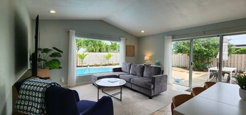 Modern coastal home w/ heated pool & pet friendly