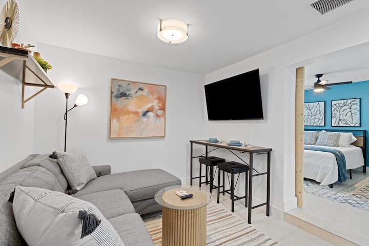 Modern 1br Retreat By The Beach - Coconut Creek, FL