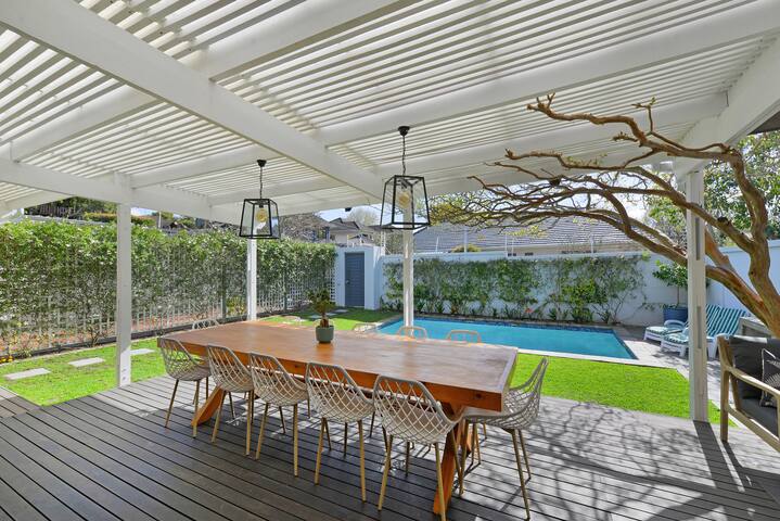 Spacious, family home with pool and Backup Power gallery image 3