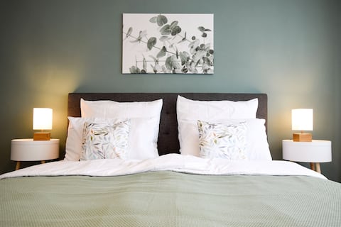 SCANDiC-Apartment. Balkony. Garage. 80m²