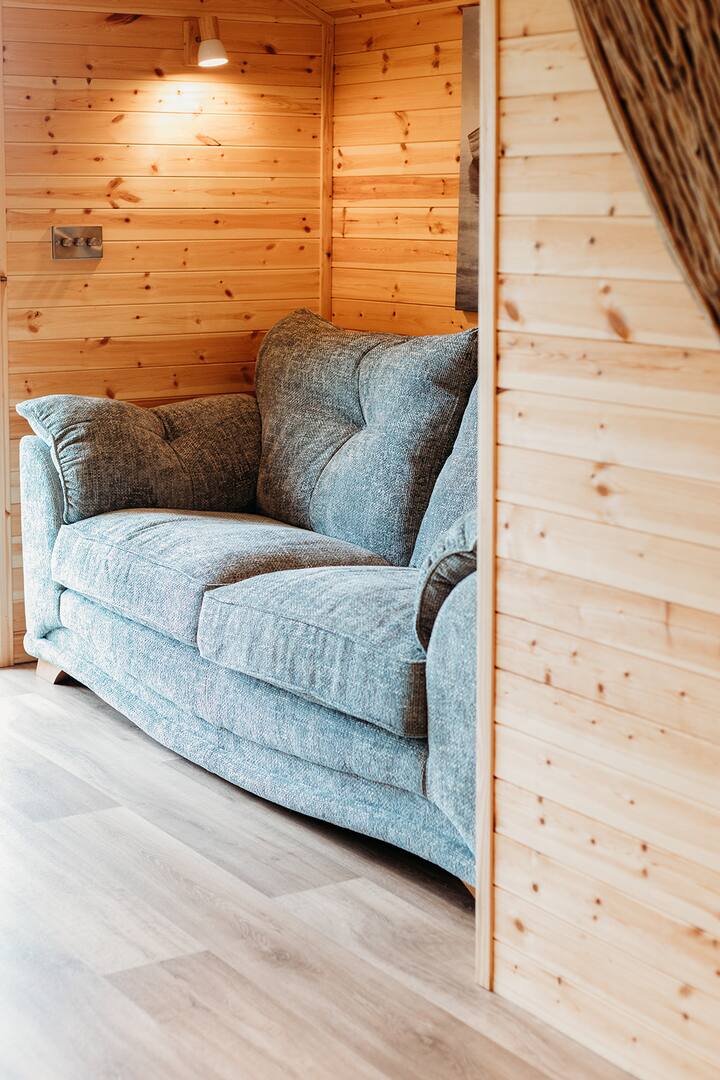 Riverside Retreats - Frankie
Parking & Sleeps 4 - Hayle