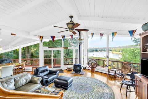 The Ship House on the Saco River With Hot Tub