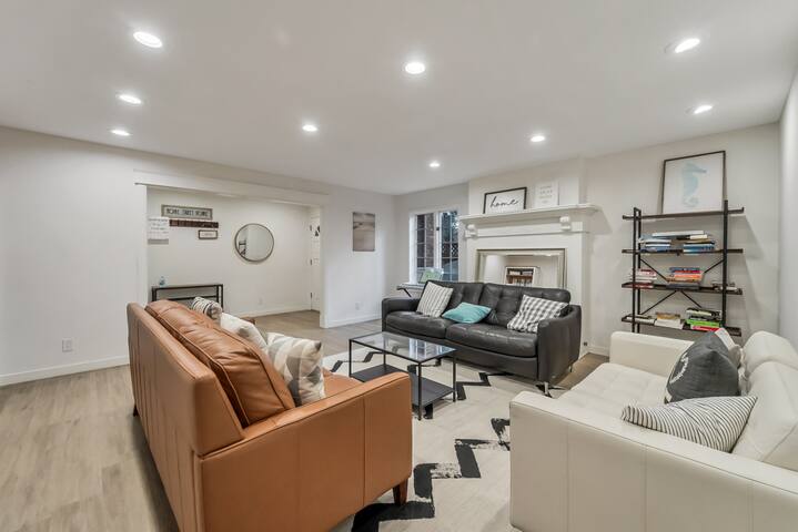 Beautiful Home in Mountain View! gallery image 5