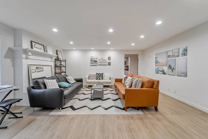 Beautiful Home in Mountain View! gallery image 4