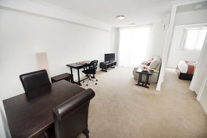 Gladstone Central Plaza One Bedroom Apartment - 글래드스턴 센트럴