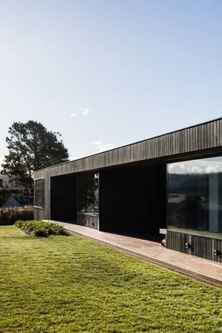 The Long House, Cygnet gallery image 4