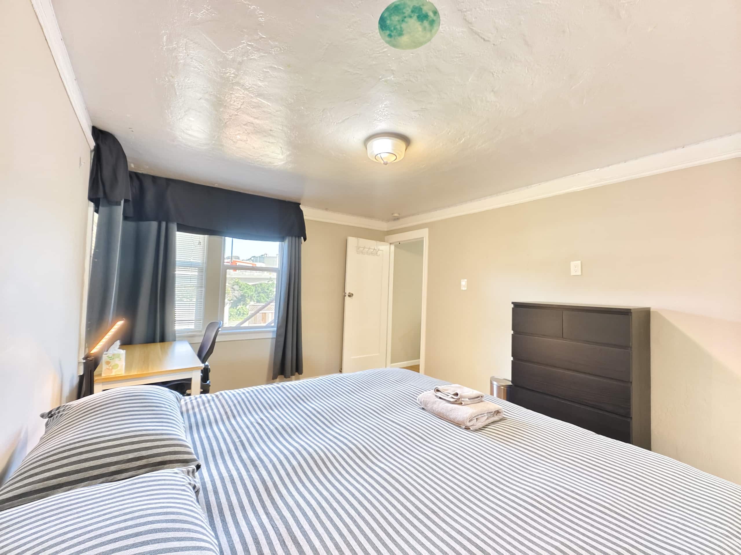 Home in San Francisco · ★4.84 · 1 bedroom · 2 beds · 1 bath - Image 10