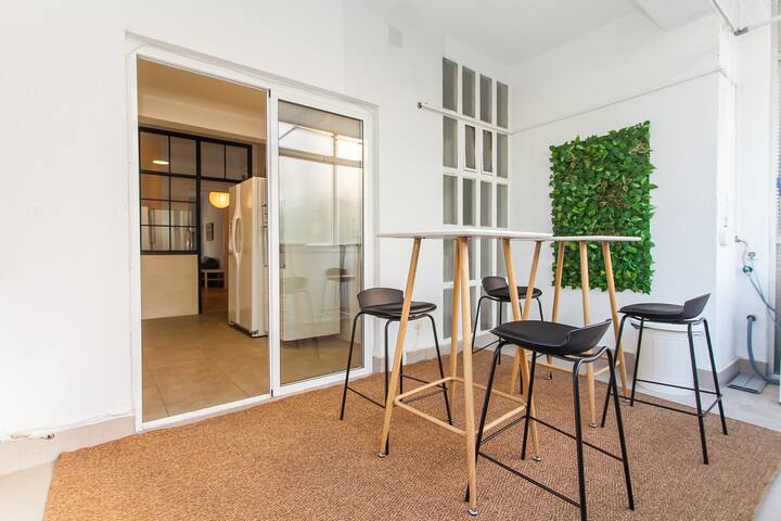 Luxury in Castellana: 300m2, 10pax, 5BR, 3BA, LUZ! gallery image 4