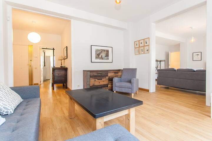 Luxury in Castellana: 300m2, 10pax, 5BR, 3BA, LUZ! gallery image 2