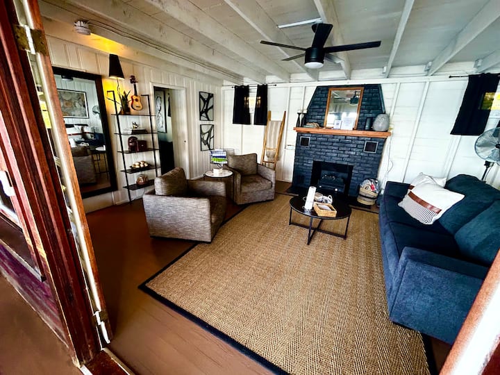 Stylish Oasis Lakefront Cabin On Canandaigua Lake - Finger Lakes, NY