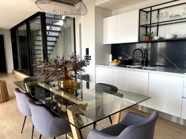 Penthouse with Views and Private Pool Cape Town gallery image 5