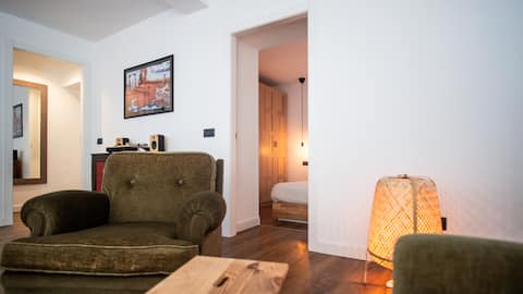 Popular Airbnb listing: Groove Temple Bellagio: music, art and peace. in Bellagio