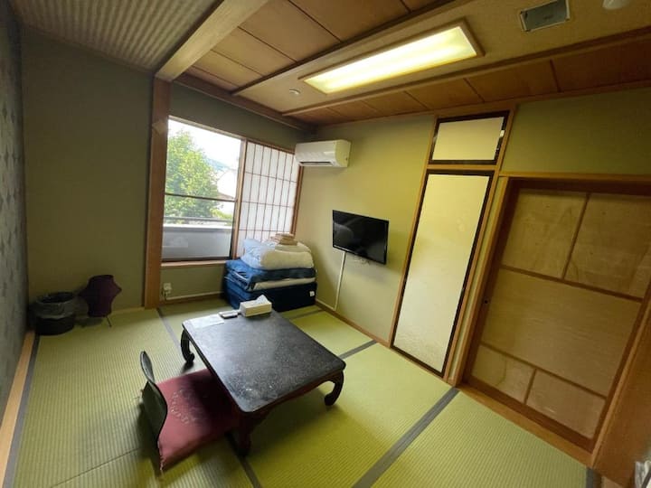 Dit is maximaal twee personen in de Chrysanthemum Room