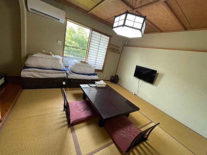 Dit is een bamboe kamer_voor maximaal 3 personen
