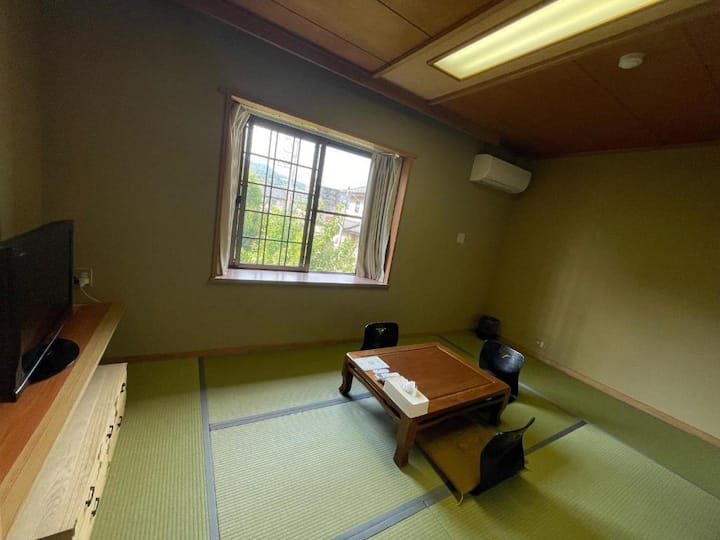 Dit is maximaal drie gasten tussen de sinaasappels