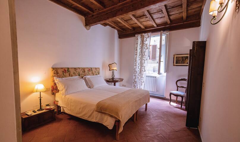 Acacia Firenze managed Airbnb listing 3