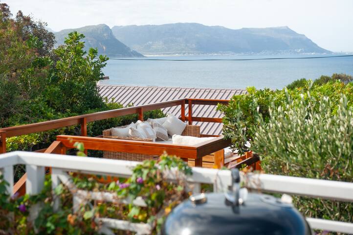 Villa Seaforth – Luxury by the sea gallery image 2