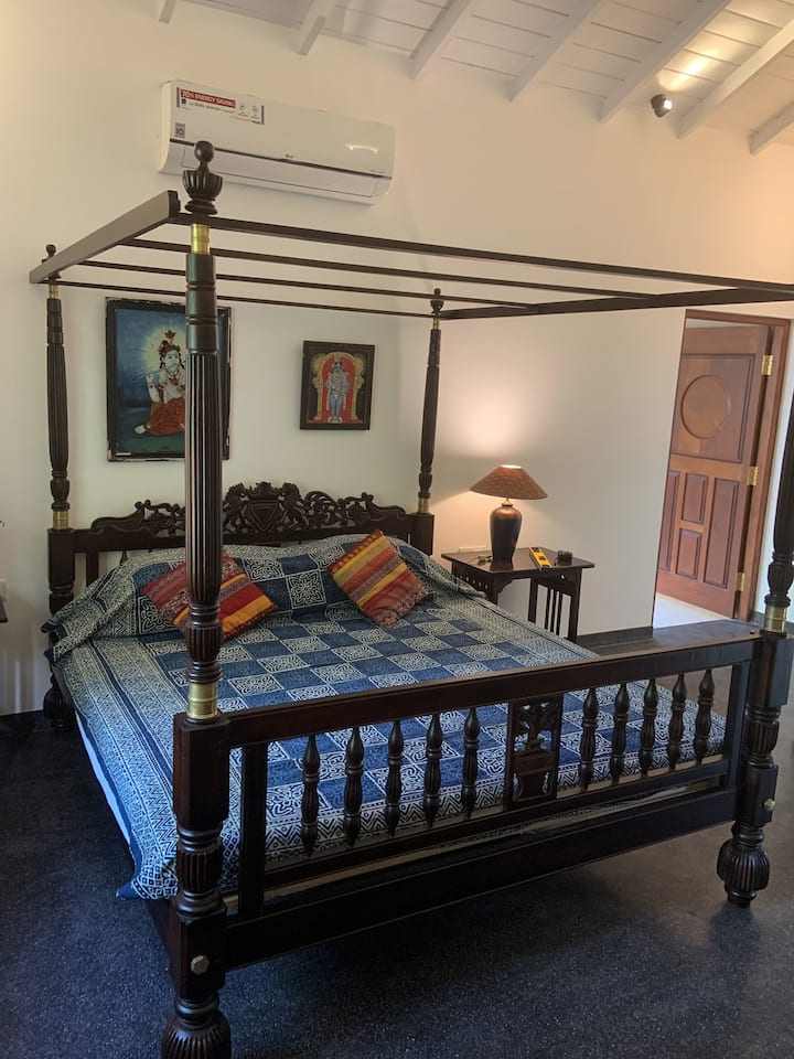 Спалня и самостоятелен санитарен възел, The Cottage