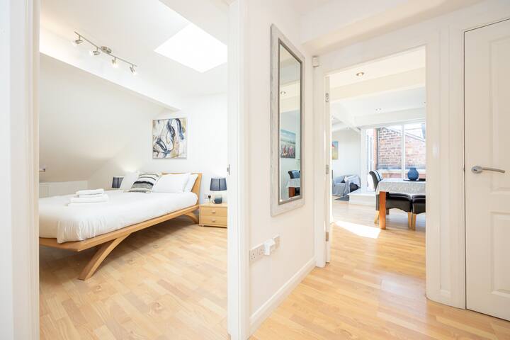 The Withington Deluxe Two Bedroom Penthouse Escape gallery image 5