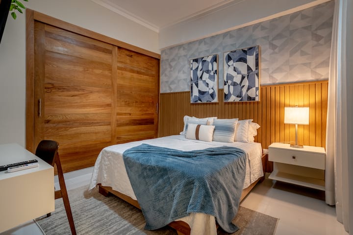 Bedroom #2- Queen size bed