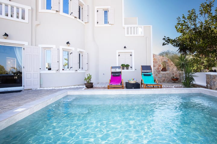 Selenophile Villa With Private Pool - Santorini