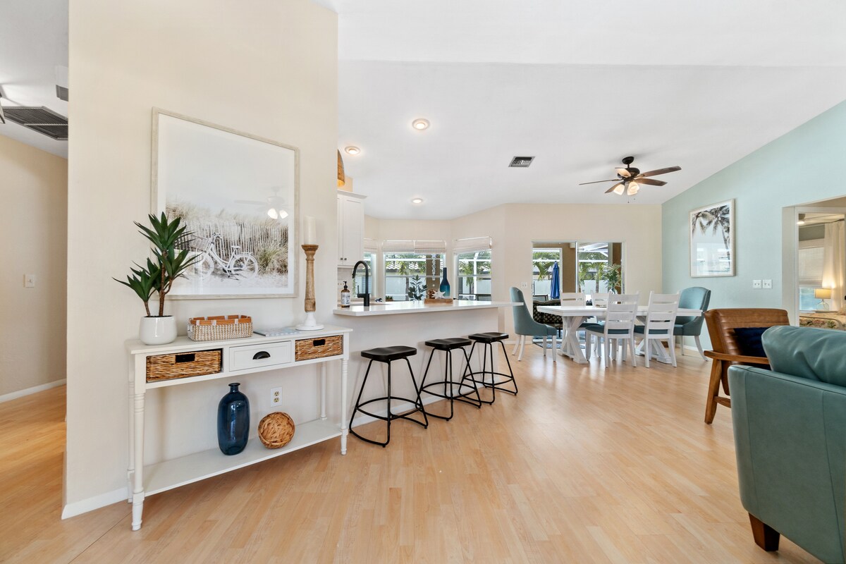 Successful Airbnb property: Summer deal! Close to beaches/Heated Pool/Game Rm! in Bonita Springs