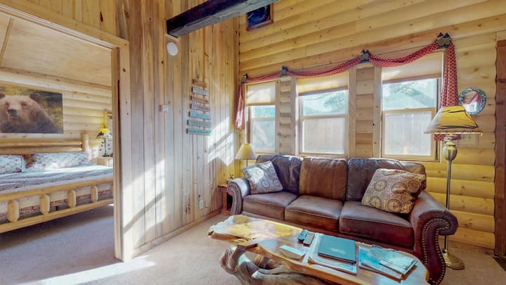 Cabin 19, Rustic, Unique, Comfortable Cabin - Bear Lake