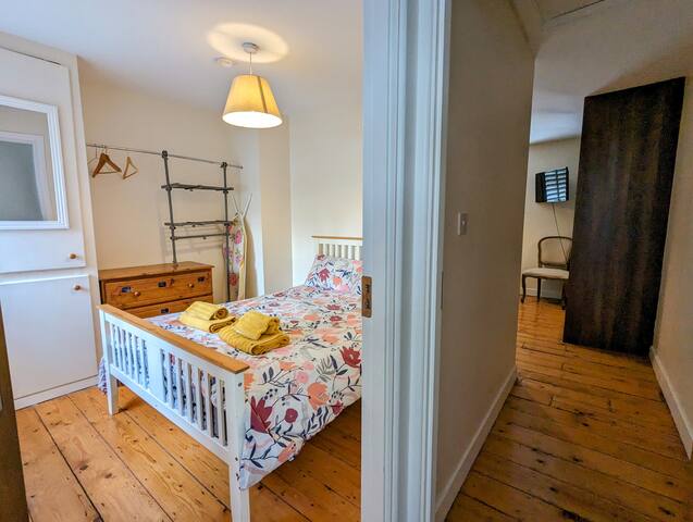 3BR Modern Dublin House | Docks, Beach | Tech HQs gallery image 3