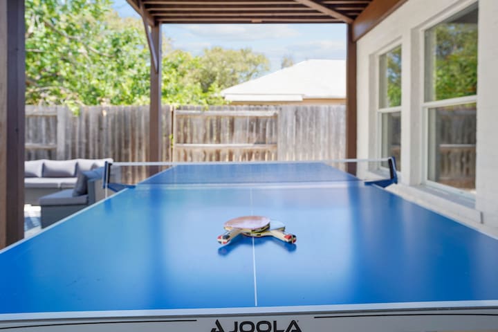 Casa Blanca | Pool • Putting Green • Game Room gallery image 4