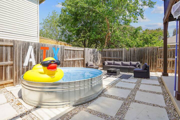 Casa Blanca | Pool • Putting Green • Game Room gallery image 3