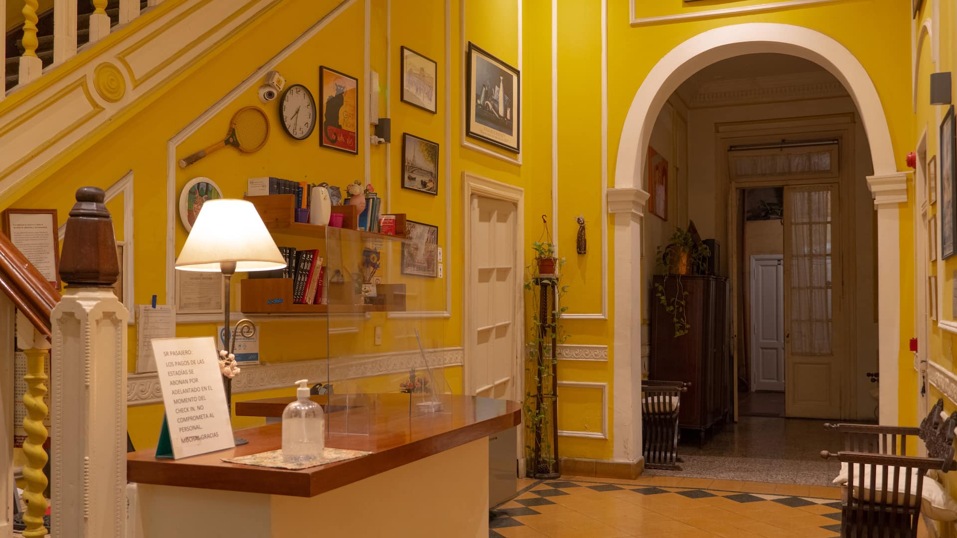 Double room in Sevilla Home Hotel in Monserrat