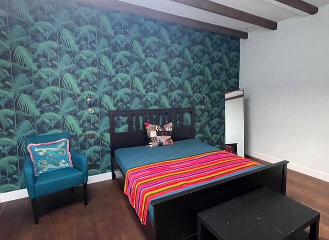 Penthouse in central Amsterdam gallery image 2