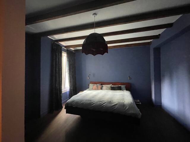 Penthouse in central Amsterdam gallery image 4