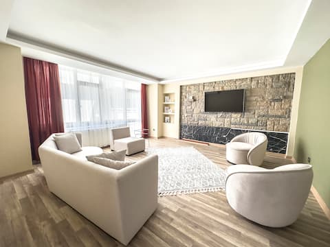 110-Luxury Downtown, Safe, Peaceful